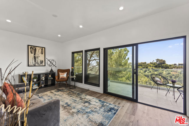 8960 Crescent Drive, Los Angeles CA: https://media.crmls.org/mediaz/1a27739f-02f7-4067-8968-fd8d30e209f7.jpg