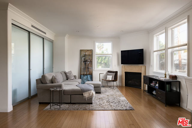 8121 Norton Avenue, West Hollywood CA: https://media.crmls.org/mediaz/1a280a46-6423-4500-9959-2468e45f6d68.jpg