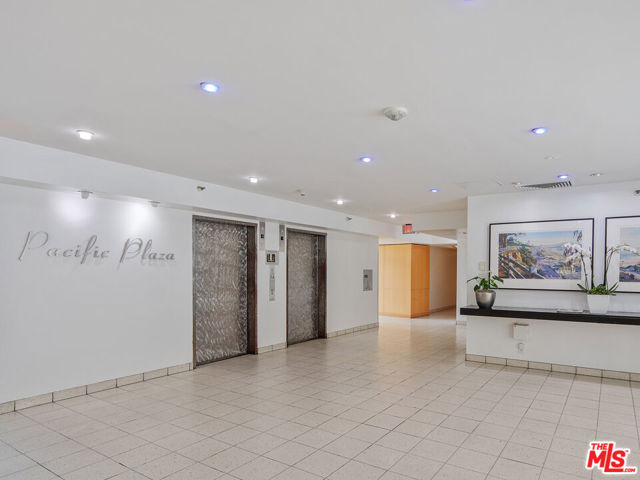 1431 Ocean Avenue, Santa Monica CA: https://media.crmls.org/mediaz/1a281872-0f74-4b7a-9adb-fbf7b0d4da1f.jpg