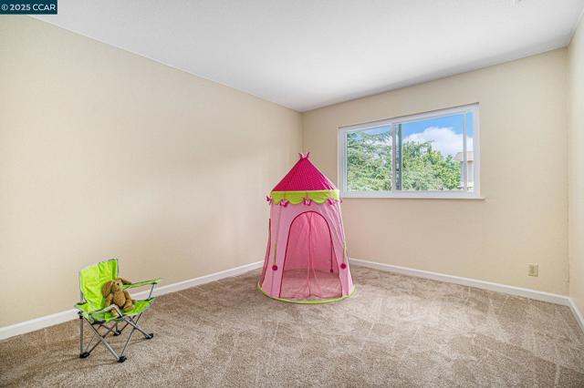 3257 Inverness Dr, Walnut Creek CA: https://media.crmls.org/mediaz/1a2822c6-ae49-42ba-a0fb-6a719c004b99.jpg