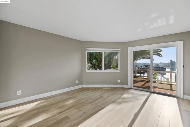 4730 Spinnaker Way, Discovery Bay CA: https://media.crmls.org/mediaz/1a284aa5-7d2d-407b-8ac7-cddcd5fcccd1.jpg