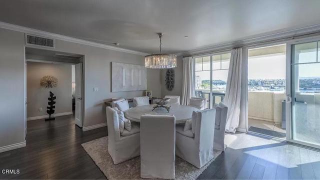 4346 Tradewinds Drive, Oxnard CA: https://media.crmls.org/mediaz/1a284b45-fc7e-4c36-b9ab-5ee3e2a7e82d.jpg