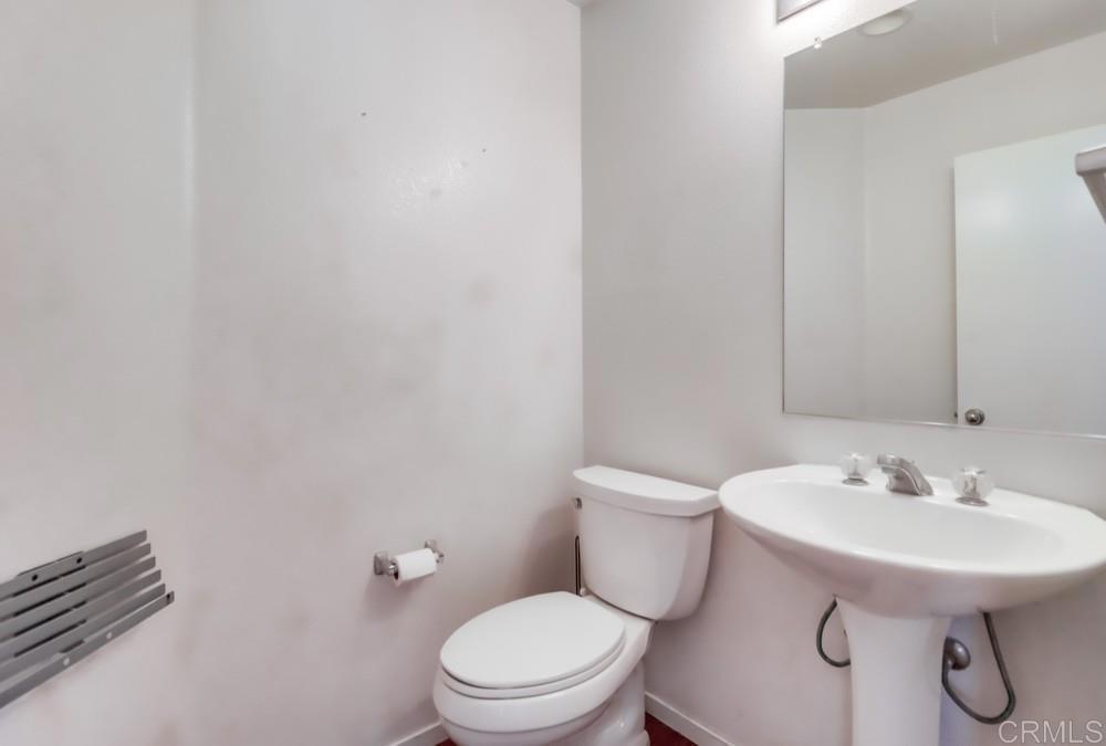 https://media.crmls.org/mediaz/1a28590f-41cc-4486-876e-c57c6ed65d67.jpg?preset=X-Large