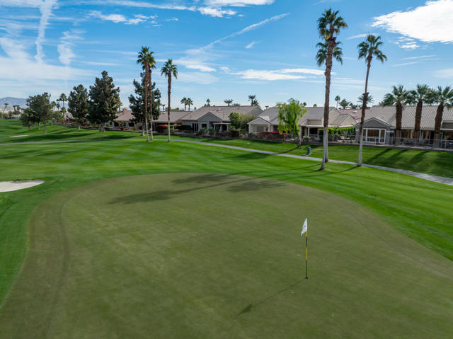 78210 Gray Hawk Drive, Palm Desert CA: https://media.crmls.org/mediaz/1a288b75-5d2e-46f3-8d93-530b23b35435.jpg