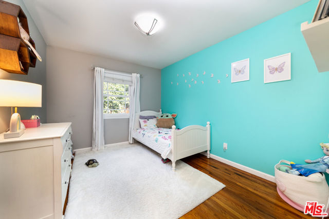 22021 De La Osa Street, Woodland Hills CA: https://media.crmls.org/mediaz/1a28afa9-0ec8-46b1-b086-58e5a0414e83.jpg