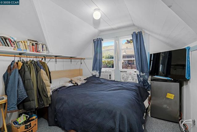 2006 Parker St, Berkeley CA: https://media.crmls.org/mediaz/1a291728-53c3-46ac-8fd0-0f2dcca0780e.jpg