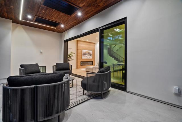 700 Farley Street, Mountain View CA: https://media.crmls.org/mediaz/1a296e69-9384-421a-863d-3a3ade8ec811.jpg