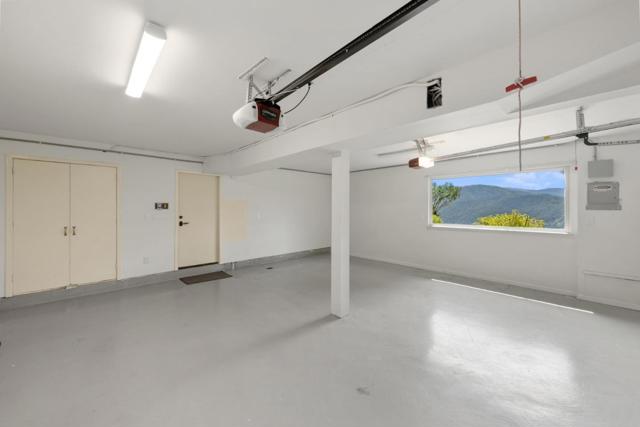31475 Via Las Rosas, Carmel Valley CA: https://media.crmls.org/mediaz/1a297007-c4ab-4094-9ddc-9a8bb3b34c96.jpg