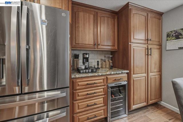 466 Crystalline Dr, Fremont CA: https://media.crmls.org/mediaz/1a2a15ee-00f0-4287-a8e4-09847d464ec6.jpg