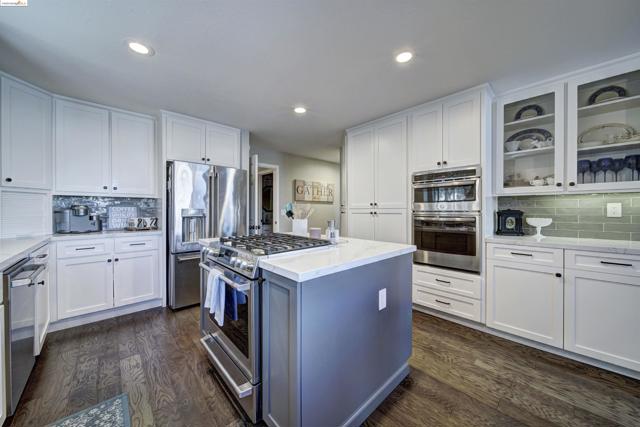 Image 17 of 45 For 2105 Cypress Pt