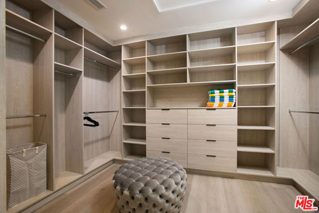 6066 Saturn Street, Los Angeles CA: https://media.crmls.org/mediaz/1a2ba2ec-9f59-4428-9d40-6a4b7bf7d6b8.jpg