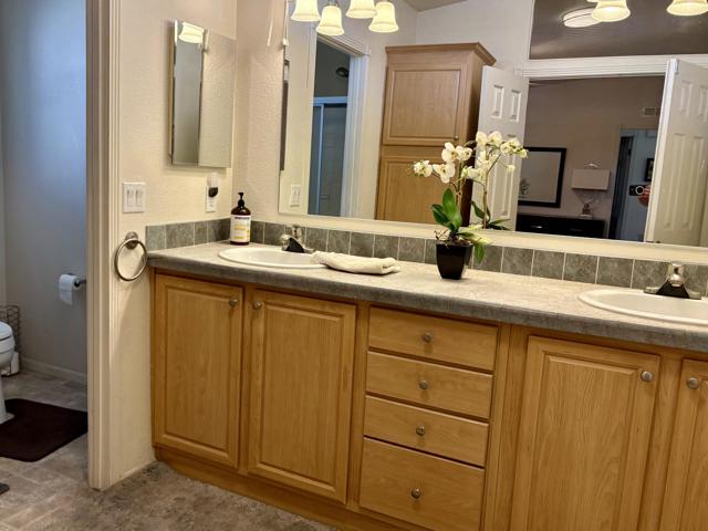 96 Sand Creek, Cathedral City CA: https://media.crmls.org/mediaz/1a2cd259-bb3d-48f2-9426-a1a966ae6ce3.jpg