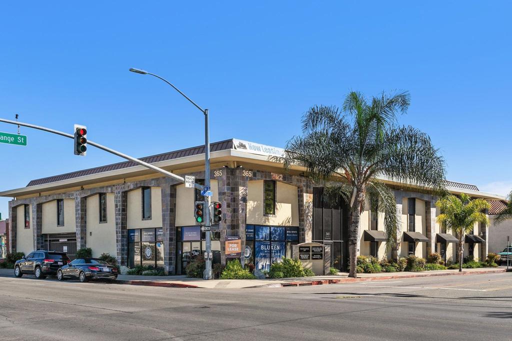 365 W 2nd Ave W, Escondido, CA 92025