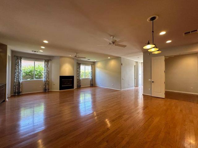 40589 Palm Court, Palm Desert CA: https://media.crmls.org/mediaz/1a2d01ec-6183-41a7-afef-d80a5129784a.jpg