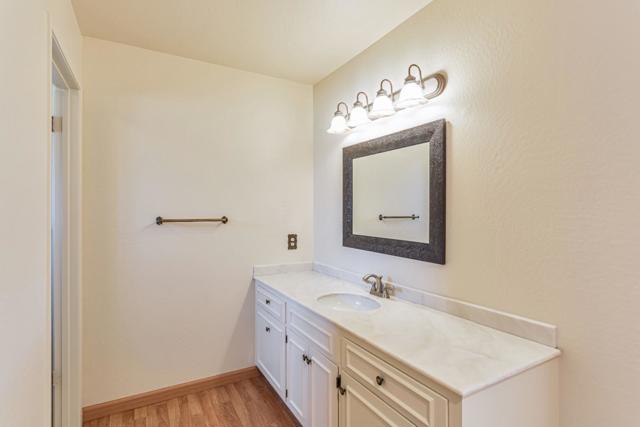 1223 La Canada Way, Salinas CA: https://media.crmls.org/mediaz/1a2d50db-cac0-4ef4-8645-e6fdff8b04d0.jpg