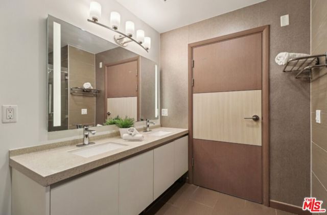 903 S New Hampshire Avenue, Los Angeles CA: https://media.crmls.org/mediaz/1a2d6d46-9e3c-45b2-81c0-a40d0d0ba5c3.jpg