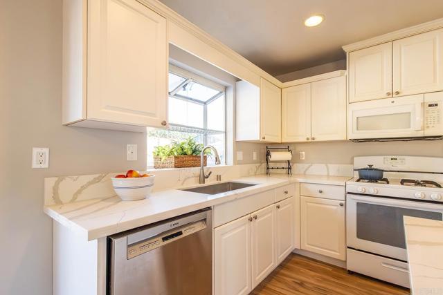 Detail Gallery Image 6 of 38 For 823 Viking Ln, San Marcos,  CA 92069 - 3 Beds | 2 Baths