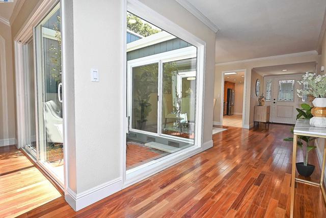 1976 Saint George Rd, Danville CA: https://media.crmls.org/mediaz/1a2e7a83-9fcc-40c5-848f-cc2d91dadc27.jpg