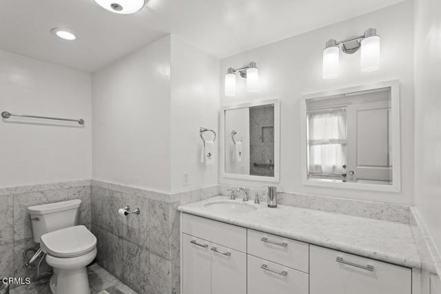 2505 E Lizbeth Avenue, Anaheim CA: https://media.crmls.org/mediaz/1a2f78ed-3521-4a72-b6d5-365f886a6fb6.jpg