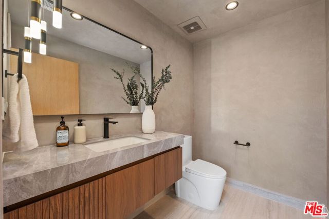 3 Bed Home for Sale in Encino, California