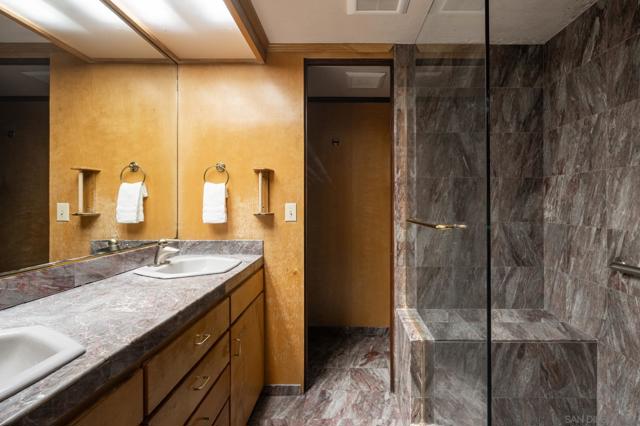 1010 Myrtle Way, San Diego CA: https://media.crmls.org/mediaz/1a2fdb21-2a11-494d-815c-d6a10787637a.jpg