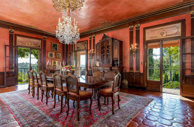 Detail Gallery Image 23 of 39 For 262 S San Rafael Ave, Pasadena,  CA 91105 - 6 Beds | 5/6 Baths