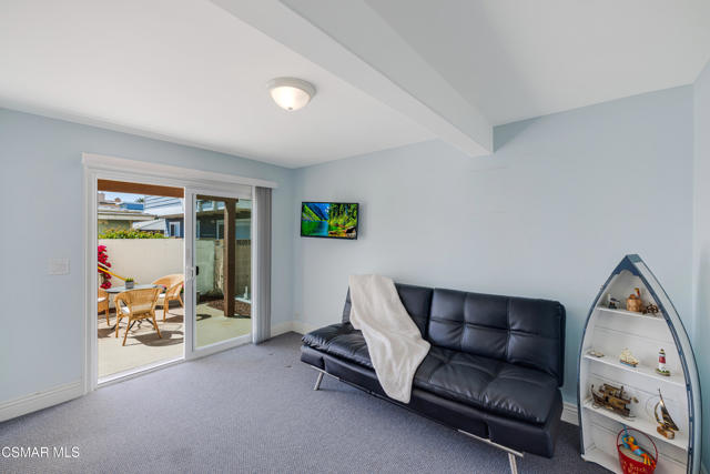 108 Pasadena Avenue, Oxnard CA: https://media.crmls.org/mediaz/1a305b8d-cbe9-40cb-b4e5-3da319e0207a.jpg
