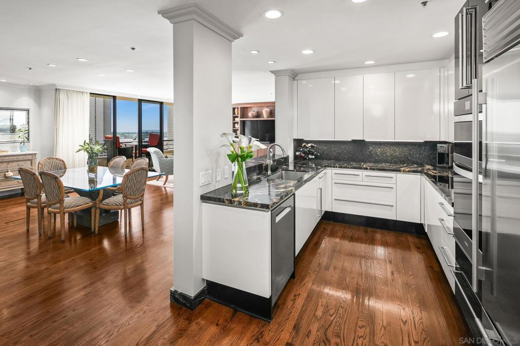 700 Front St - photo 6