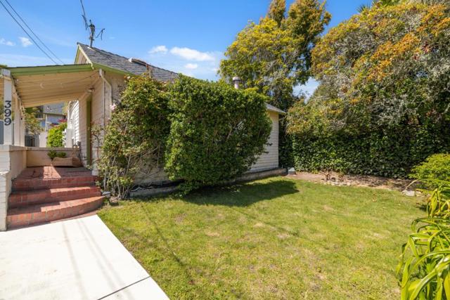 399 13th Avenue, Santa Cruz CA: https://media.crmls.org/mediaz/1a30b7e6-5ddc-4674-bf5f-c1ce34be2937.jpg