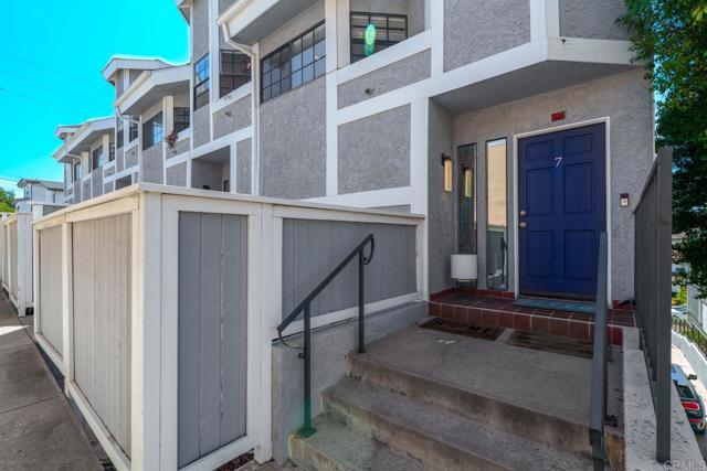 Detail Gallery Image 51 of 55 For 2021 Carnegie Ln #APT 7,  Redondo Beach,  CA 90278 - 3 Beds | 2/1 Baths