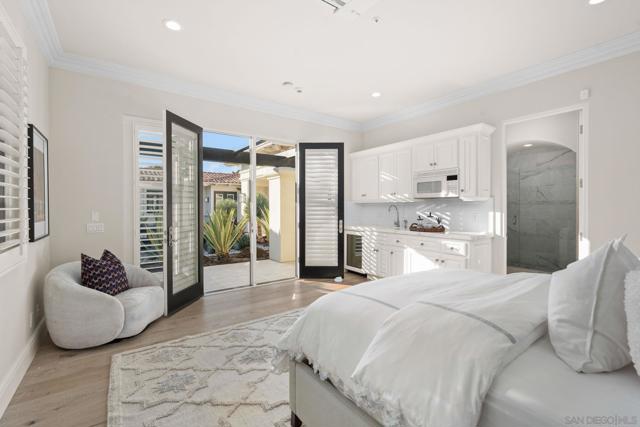 5986 Greensview Ct, Rancho Santa Fe CA: https://media.crmls.org/mediaz/1a314fc5-0c3b-46db-a2de-ac02ecd5d0fa.jpg