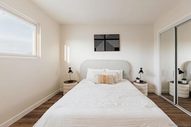 3624 Governor Dr, San Diego CA: https://media.crmls.org/mediaz/1a31a2ca-e8bb-4f1c-a750-8994f99ed462.jpg