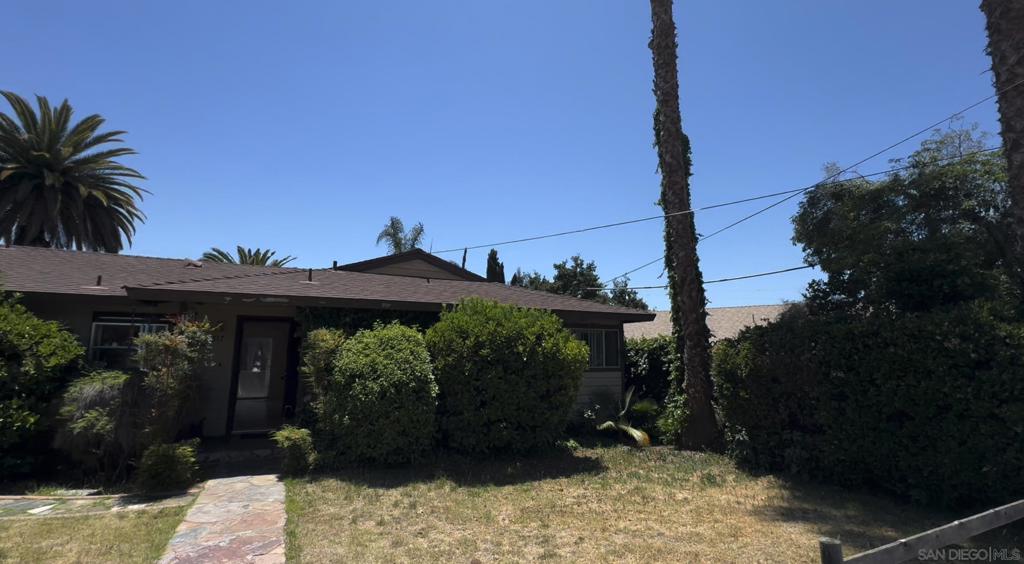 817 Arboleda Rd
