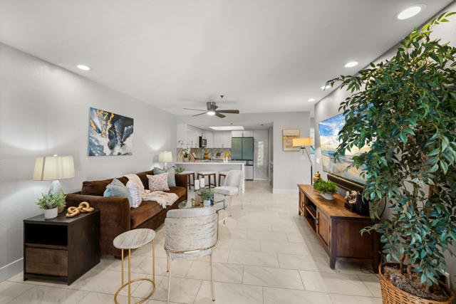500 E Amado Road, Palm Springs CA: https://media.crmls.org/mediaz/1a32f8d7-2dee-4efa-8ac5-983ff8b30290.jpg