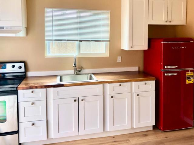 122 Fern Street, Santa Cruz CA: https://media.crmls.org/mediaz/1a33d977-4138-44ae-8c57-4bfe89cb16f7.jpg