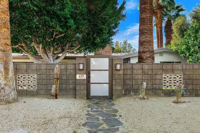 Entry gate from front door