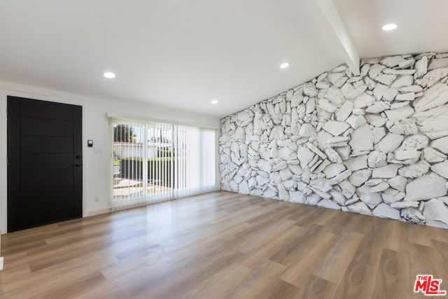 424 Markton Street, Los Angeles CA: https://media.crmls.org/mediaz/1a3461b1-b9e0-4226-91aa-ba3695d0cb6c.jpg