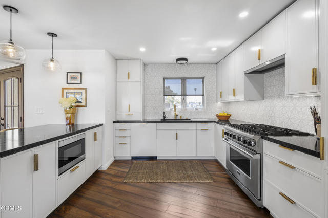 Detail Gallery Image 10 of 56 For 2350 Greencastle Ln, Oxnard,  CA 93035 - 4 Beds | 3 Baths