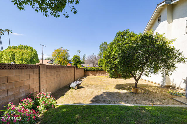 23300 Ingomar Street, Canoga Park CA: https://media.crmls.org/mediaz/1a3554e7-5661-40eb-b0f1-f15b4286ff33.jpg