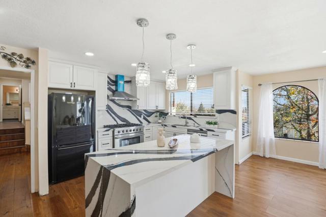 130 Georges Drive, Hollister CA: https://media.crmls.org/mediaz/1a356b93-1cef-4cc3-8370-a29ad54d4e49.jpg