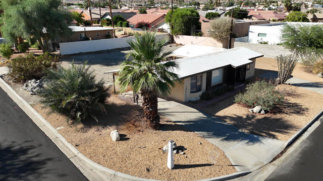 77643 Temecula, La Quinta CA: https://media.crmls.org/mediaz/1a3596e2-8f0f-43cf-b78c-953eb03e3bee.jpg