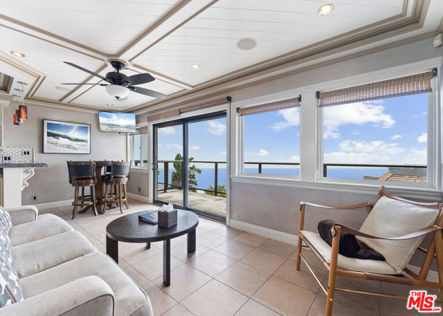 729 Ocean Front, Laguna Beach CA: https://media.crmls.org/mediaz/1a361d35-693d-434a-a389-4bbb29af7509.jpg
