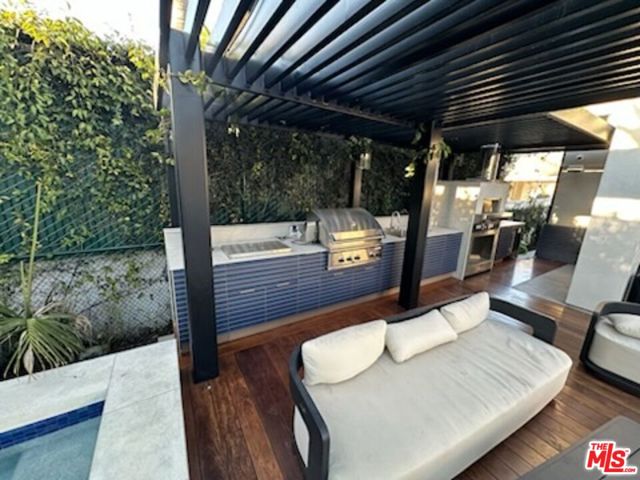 2717 Motor Avenue, Los Angeles CA: https://media.crmls.org/mediaz/1a36916b-d26c-4e87-a7ea-63a673ae7e00.jpg