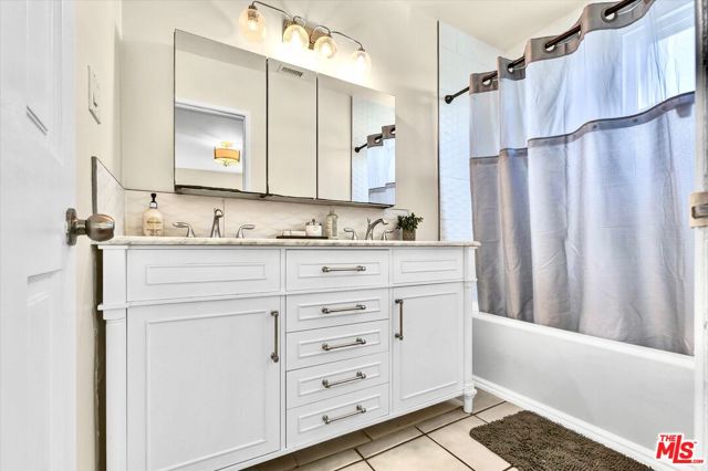 11670 W Sunset Boulevard, Los Angeles CA: https://media.crmls.org/mediaz/1a37580a-3604-43f5-8d02-93713b85f658.jpg