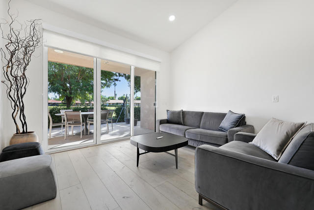 24 Haig Drive, Rancho Mirage CA: https://media.crmls.org/mediaz/1a3813b5-2066-4f65-91bc-efb37531c226.jpg