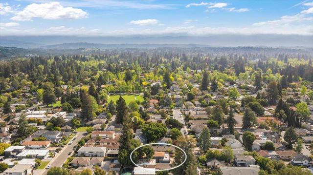 933 Florence Lane, Menlo Park CA: https://media.crmls.org/mediaz/1a38929f-5431-4399-8126-93ef6b6b8938.jpg