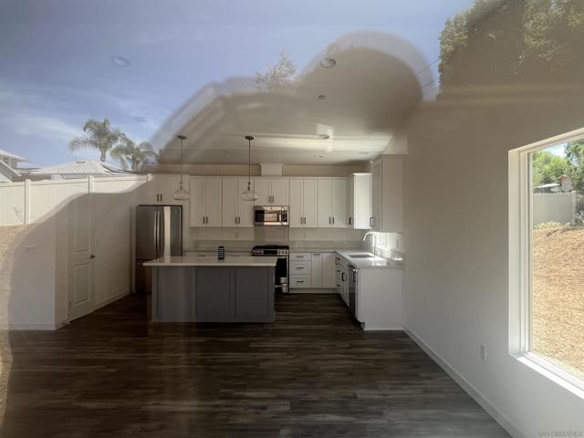 11977 Raceway, Lakeside CA: https://media.crmls.org/mediaz/1a38dc50-f295-4a3c-bcdd-7bc815370f89.jpg