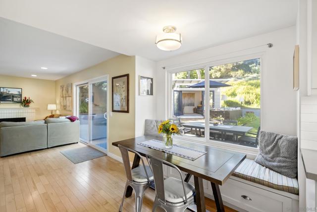 1655 Splitrail Dr., Encinitas CA: https://media.crmls.org/mediaz/1a3aed2b-9cd5-4466-8751-218c55a81835.jpg