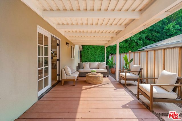 5353 Don Pio Drive, Woodland Hills CA: https://media.crmls.org/mediaz/1a3b1bda-63cf-48a9-a3ed-f70ad0d08802.jpg