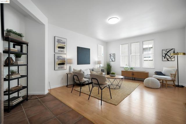 1165 Cottage Ln, Hercules CA: https://media.crmls.org/mediaz/1a3c4c4d-6c29-45c7-a748-a271574a58bb.jpg